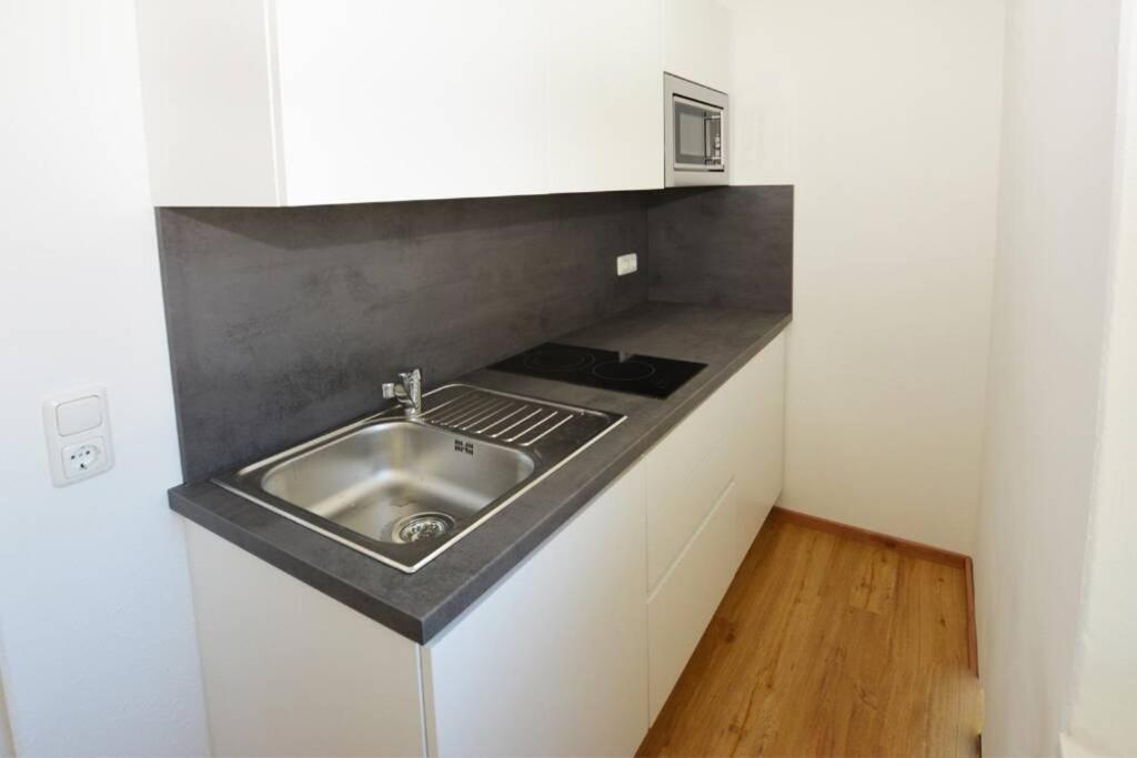 Alpenblick - Modernes Apartment In Ruhelage Villach Bagian luar foto